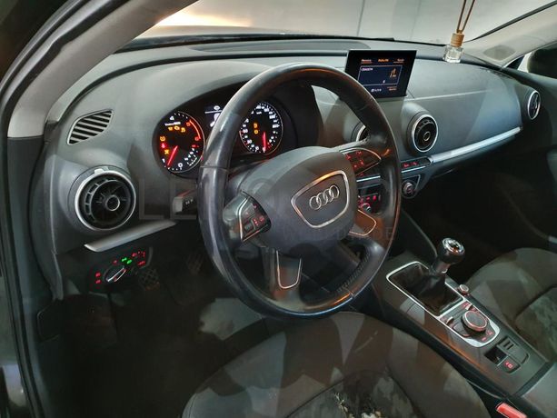 Audi A3 1.6 TDI · Ano 2014