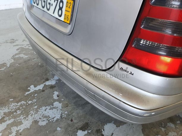 Mercedes-Benz C220 2.2 CDI · Ano 2002