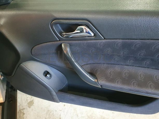 Mercedes-Benz C220 2.2 CDI · Ano 2002