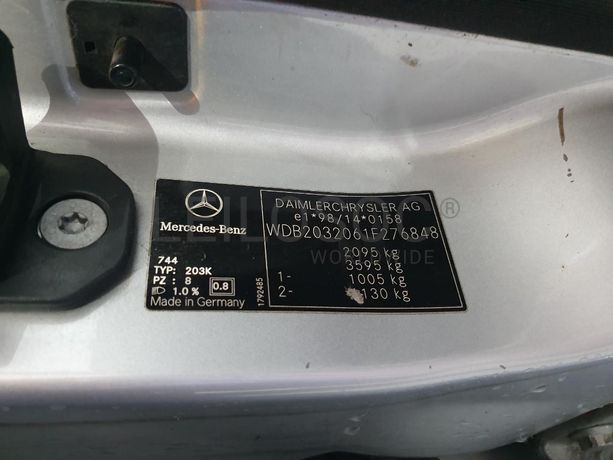 Mercedes-Benz C220 2.2 CDI · Ano 2002