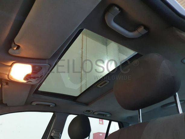 Mercedes-Benz C220 2.2 CDI · Ano 2002