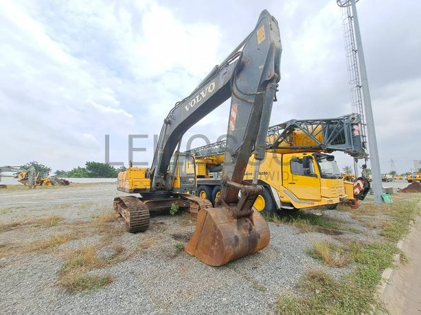 Escavadora VOLVO EC290BLC · Viana