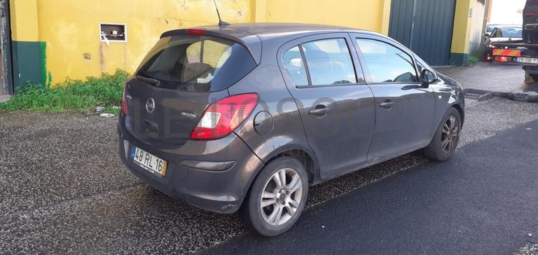 Opel Corsa 1.3CDTI · Ano 2013