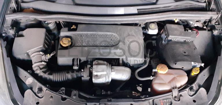 Opel Corsa 1.3CDTI · Ano 2013