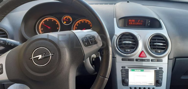 Opel Corsa 1.3CDTI · Ano 2013