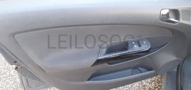 Opel Corsa 1.3CDTI · Ano 2013