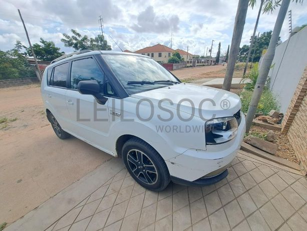 Veículo Zxauto C3 · Viana