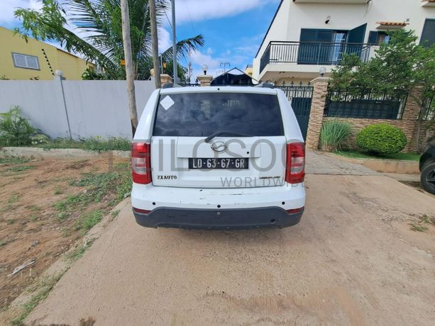 Veículo Zxauto C3 · Viana