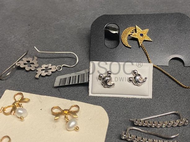 Brincos em prata e outros materiais