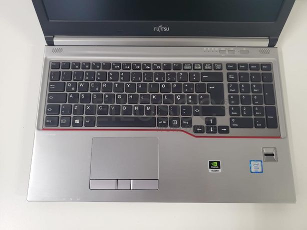Portátil Workstation Fujitsu Celsius H770