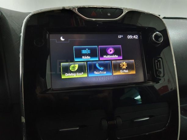 Renault Clio 1.5 DCI · Ano 2014