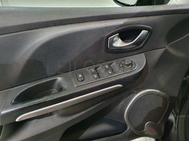 Renault Clio 1.5 DCI · Ano 2014