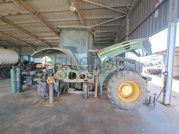 Trator agrícola John Deer 7830 · Samba Caju