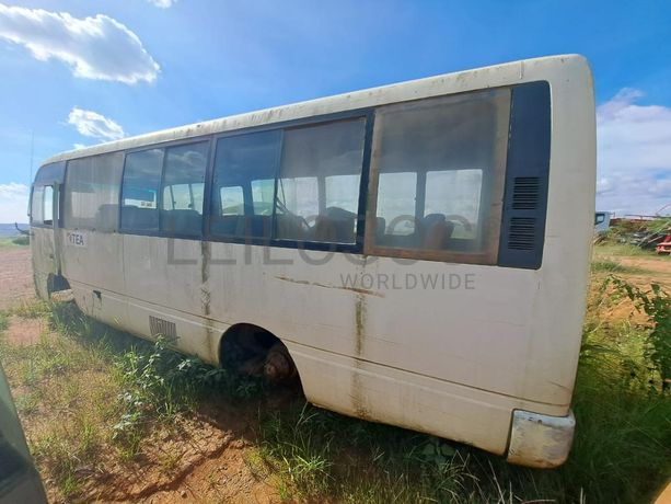 Autocarro Nissan Civillian · Samba Caju