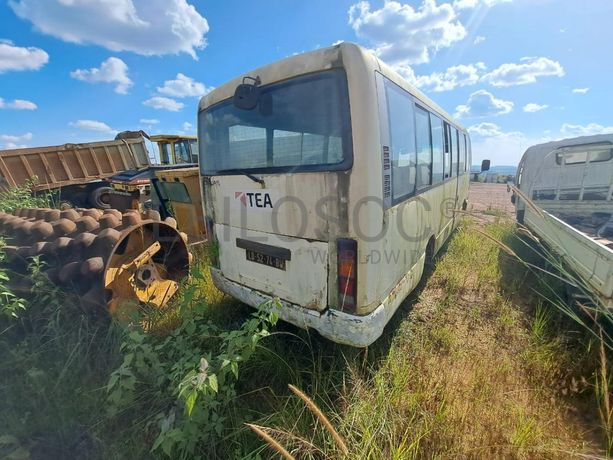 Autocarro Nissan Civillian · Samba Caju