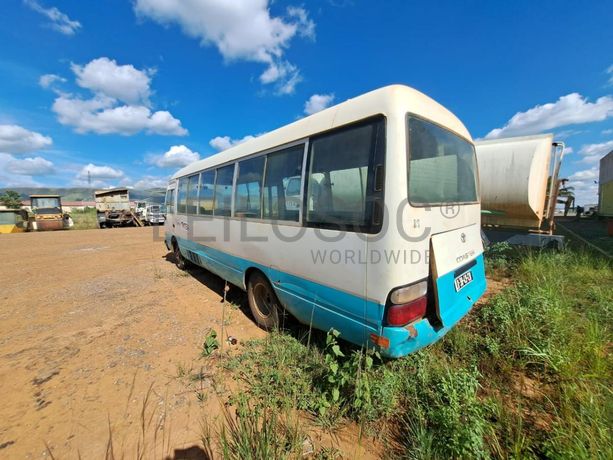 Autocarro Toyota Coaster · Samba Caju