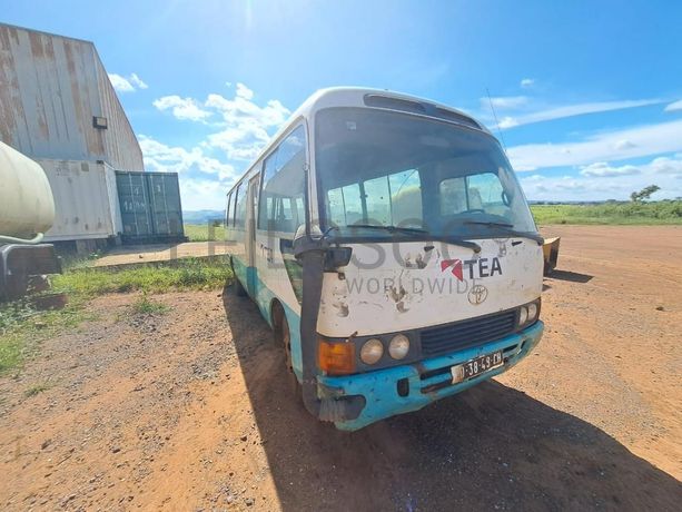 Autocarro Toyota Coaster · Samba Caju