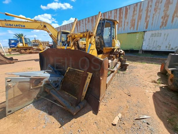 Buldózer Komatsu D65E-12 · Samba Caju