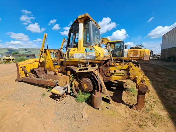 Buldózer Komatsu D65E-12 · Samba Caju