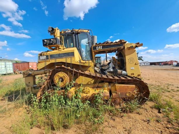 Buldózer Caterpillar D8R · Samba Caju