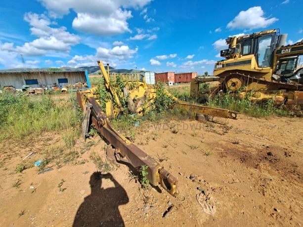 Buldózer Caterpillar D8R · Samba Caju