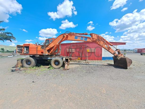 Escavadora de Pneus Fiat Hitachi FH150W.3 · Samba Caju
