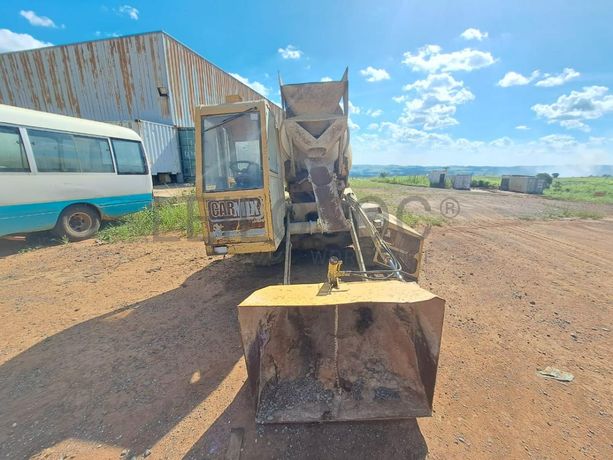 Autobetoneira autocarregante (4X4) Carmix ONE 2.3 · Samba Caju
