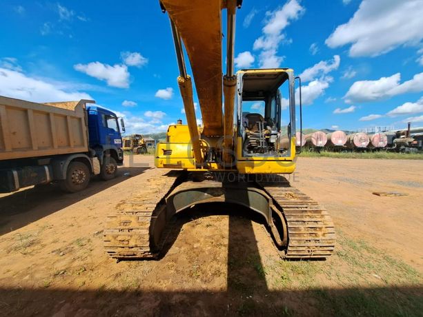 Escavadora de rastos Komatsu PC220 -7 · Samba Caju