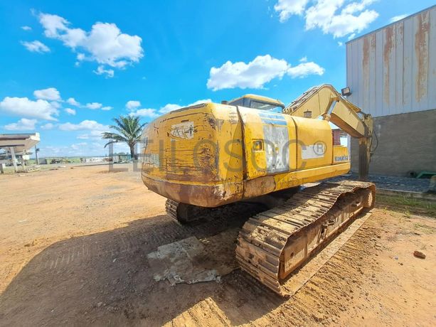 Escavadora de rastos Komatsu PC220 -7 · Samba Caju