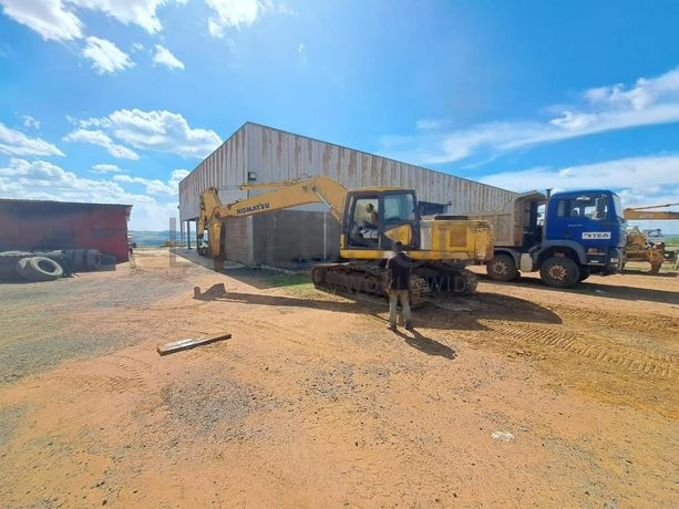 Escavadora de rastos Komatsu PC220 -7 · Samba Caju