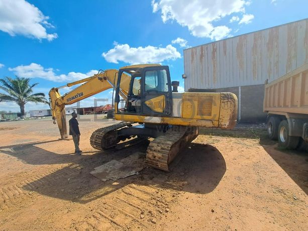 Escavadora de rastos Komatsu PC220 -7 · Samba Caju