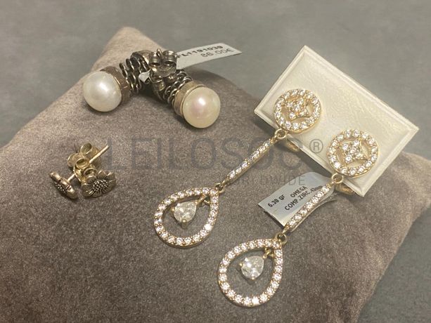 Brincos em prata e outros materiais