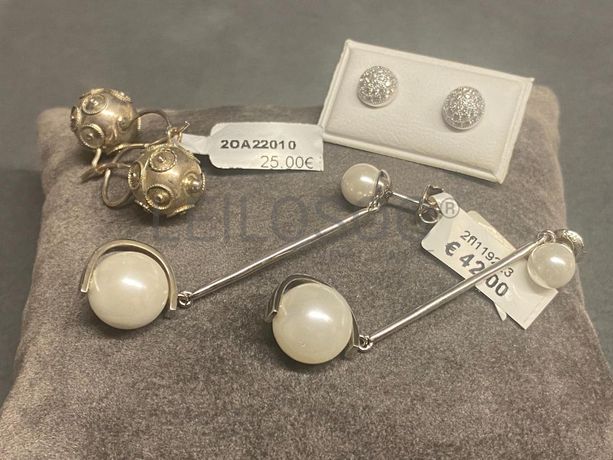 Brincos em prata e outros materiais