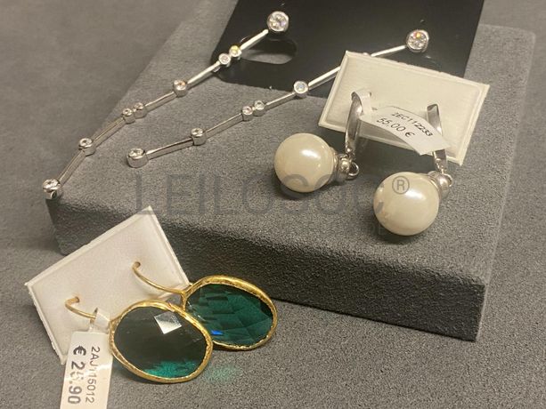 Brincos em prata e outros materiais