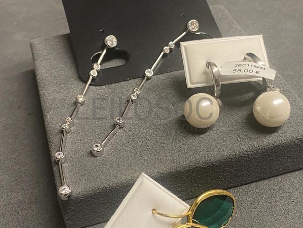 Brincos em prata e outros materiais