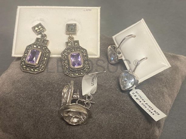 Brincos em prata e outros materiais