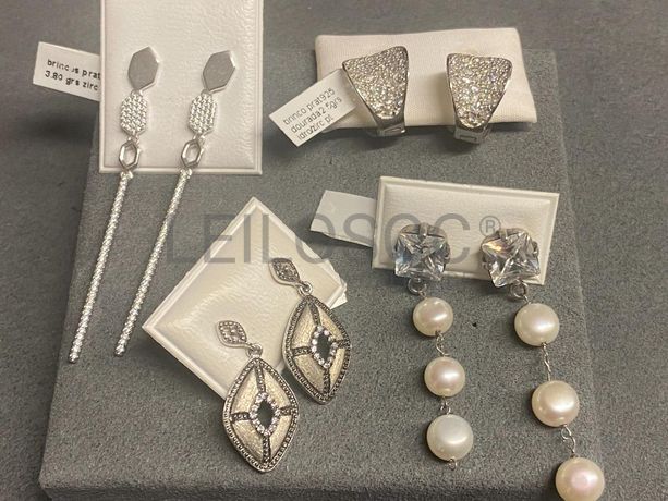 Brincos em prata e outros materiais