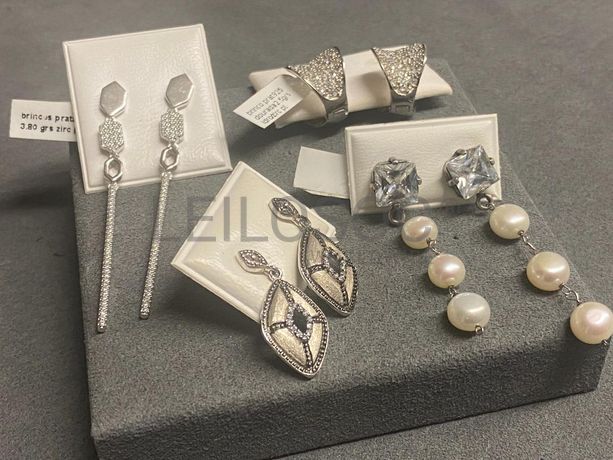 Brincos em prata e outros materiais