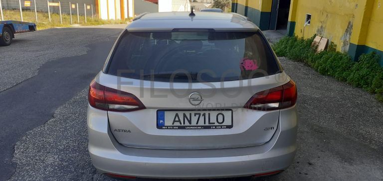Opel Astra 1.6 CDTI · Ano 2017