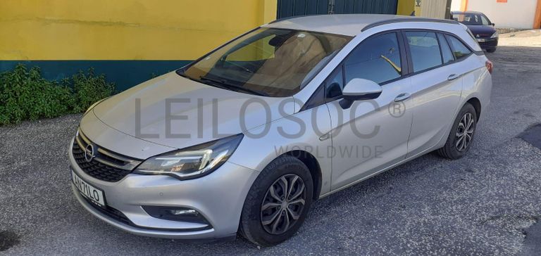 Opel Astra 1.6 CDTI · Ano 2017