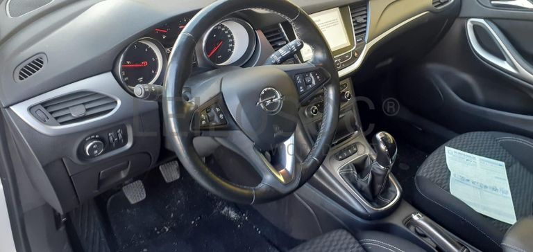 Opel Astra 1.6 CDTI · Ano 2017