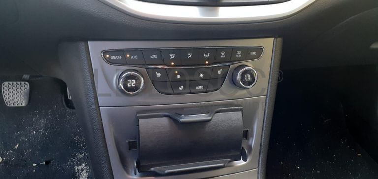 Opel Astra 1.6 CDTI · Ano 2017