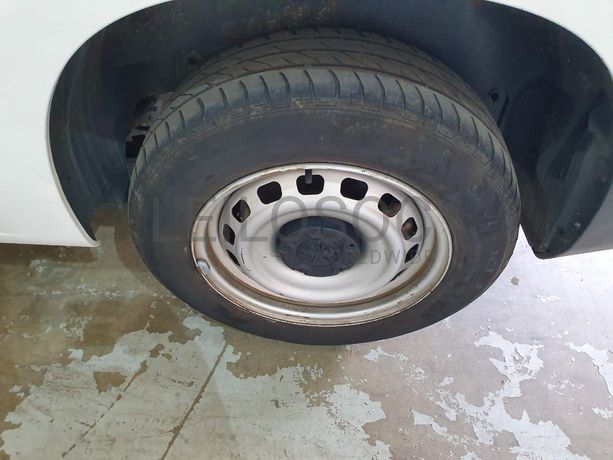 Peugeot Partner 1.5 HDI · Ano 2020