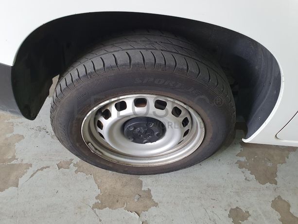 Peugeot Partner 1.5 HDI · Ano 2020