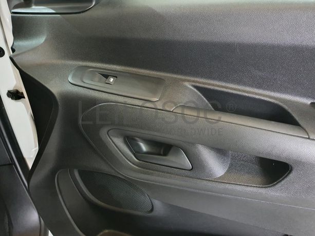 Peugeot Partner 1.5 HDI · Ano 2020