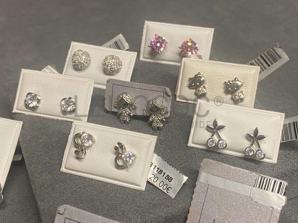 Brincos em prata e outros materiais