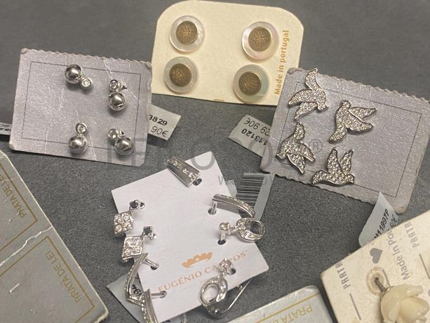 Brincos em prata e outros materiais