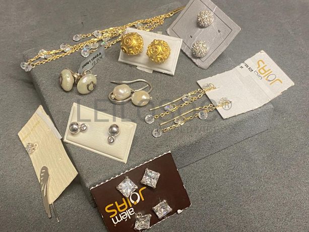 Brincos em prata e outros materiais