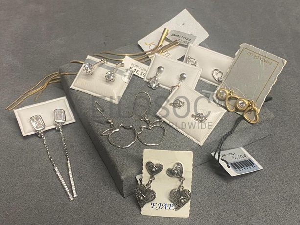 Brincos em prata e outros materiais