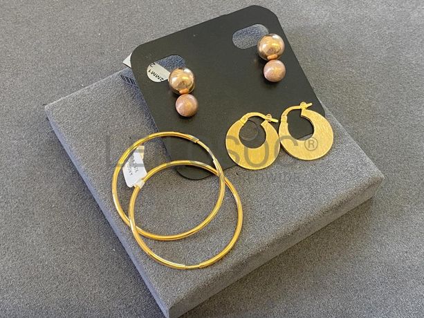 Brincos em prata e outros materiais